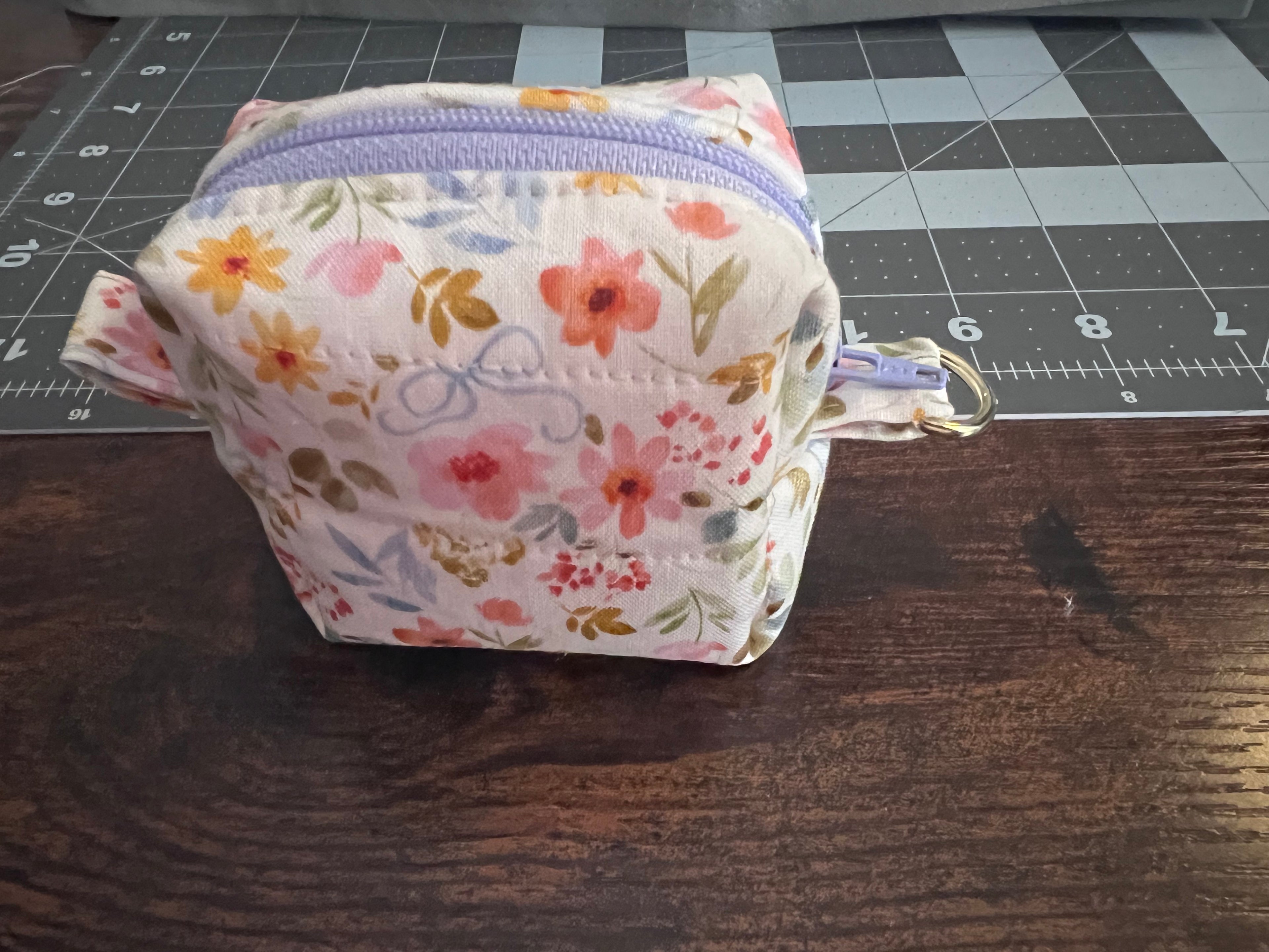 Quilted Floral bows mini boxy pouch