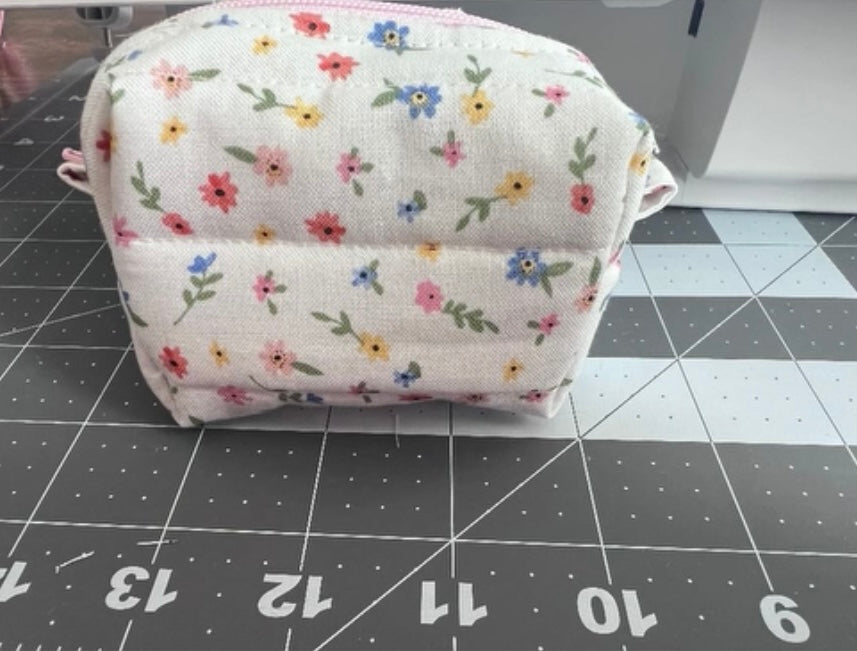 Quilted Floral fields mini boxy pouch
